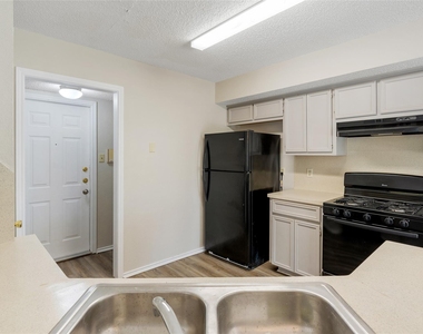 1717 Parkfield Cv - Photo Thumbnail 2