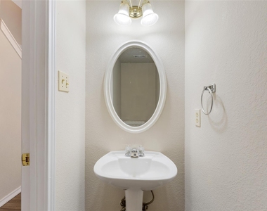 1717 Parkfield Cv - Photo Thumbnail 8