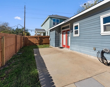 1809 Chestnut Ave - Photo Thumbnail 12