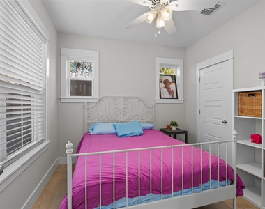1809 Chestnut Ave - Photo Thumbnail 7