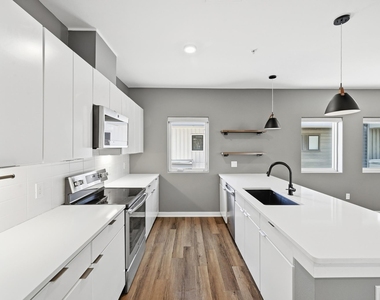 5924 S Congress Ave - Photo Thumbnail 10