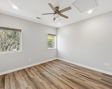 5924 S Congress Ave - Photo Thumbnail 18