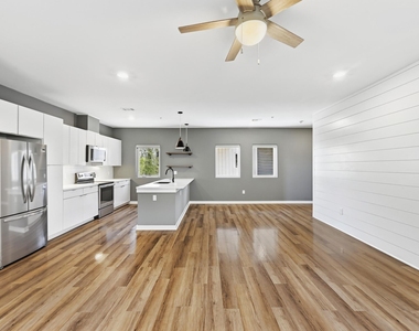 5924 S Congress Ave - Photo Thumbnail 4