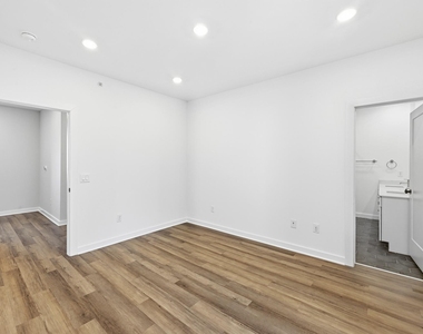 5924 S Congress Ave - Photo Thumbnail 14