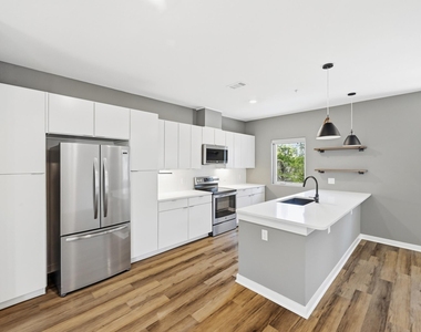 5924 S Congress Ave - Photo Thumbnail 8