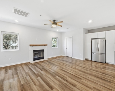 5924 S Congress Ave - Photo Thumbnail 6