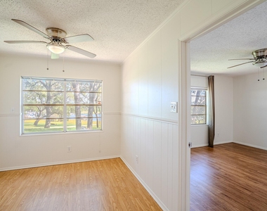 16013 Edwards Dr - Photo Thumbnail 10