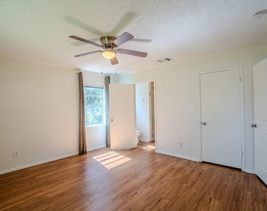 16013 Edwards Dr - Photo Thumbnail 12