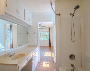 16013 Edwards Dr - Photo Thumbnail 14