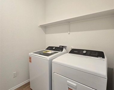 352 San Juan Trl - Photo Thumbnail 6