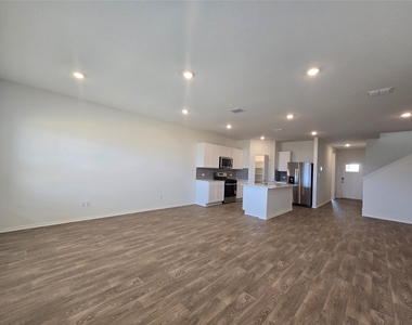 352 San Juan Trl - Photo Thumbnail 13