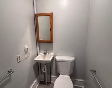 1710 Perkiomen Avenue - Photo Thumbnail 3