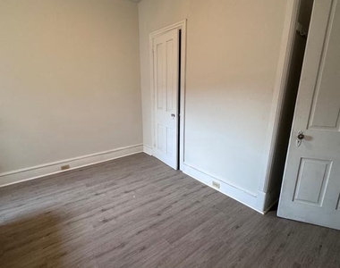1710 Perkiomen Avenue - Photo Thumbnail 9