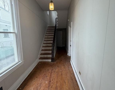 190 7th Street - Photo Thumbnail 2