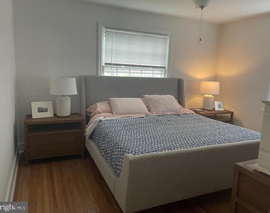 105 Breslin Avenue - Photo Thumbnail 7
