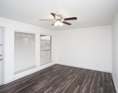 8033 Gessner Dr - Photo Thumbnail 6