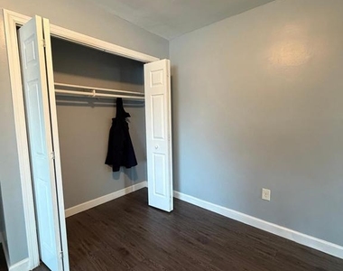 924 7th Street - Photo Thumbnail 9