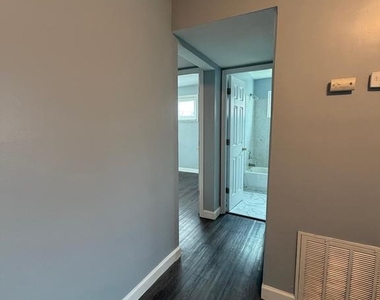 924 7th Street - Photo Thumbnail 10