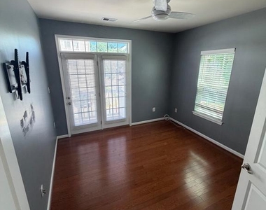 910 Hall Station Drive - Photo Thumbnail 8