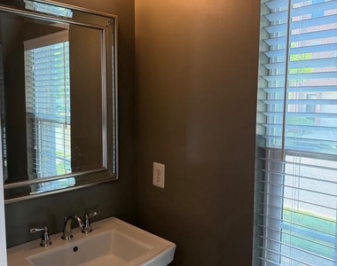 910 Hall Station Drive - Photo Thumbnail 12
