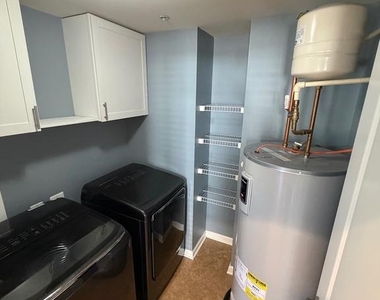 910 Hall Station Drive - Photo Thumbnail 9