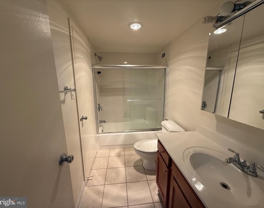 5225 Pooks Hill Road - Photo Thumbnail 9