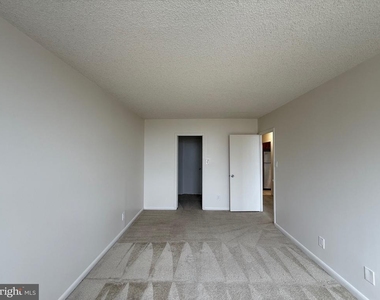 5225 Pooks Hill Road - Photo Thumbnail 7