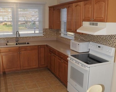 16632 Alden Avenue - Photo Thumbnail 14