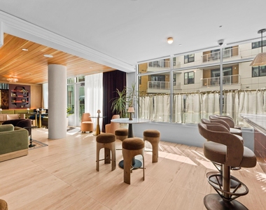 2323 S Lamar Blvd - Photo Thumbnail 21