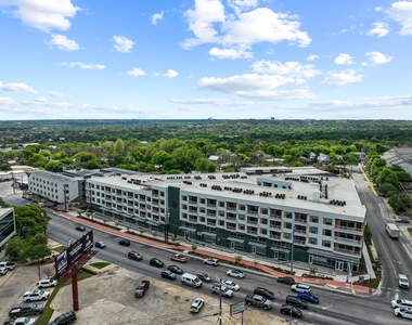 2323 S Lamar Blvd - Photo Thumbnail 16