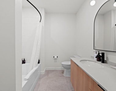 2323 S Lamar Blvd - Photo Thumbnail 11
