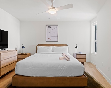 2323 S Lamar Blvd - Photo Thumbnail 10