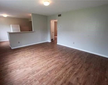 7206 Twin Crest Dr - Photo Thumbnail 1
