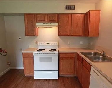 7206 Twin Crest Dr - Photo Thumbnail 4