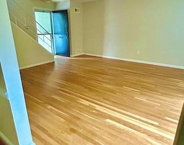 5319 Pooks Hill Road - Photo Thumbnail 11
