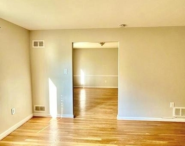 5319 Pooks Hill Road - Photo Thumbnail 12