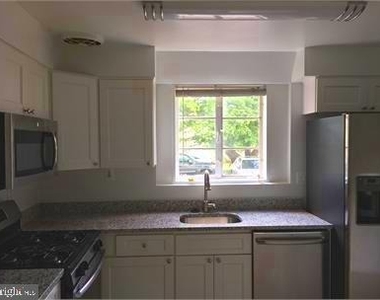 5319 Pooks Hill Road - Photo Thumbnail 3