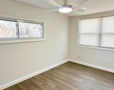 3111 Bero Road - Photo Thumbnail 10