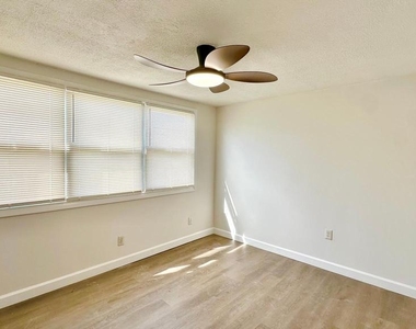 3111 Bero Road - Photo Thumbnail 13