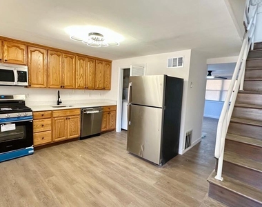 3111 Bero Road - Photo Thumbnail 3