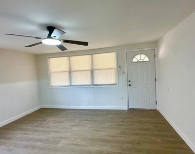 3111 Bero Road - Photo Thumbnail 8