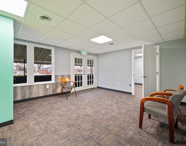 7917 Wise Avenue - Photo Thumbnail 9