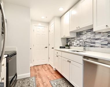 28 Allegheny Avenue - Photo Thumbnail 6