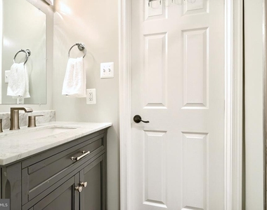 28 Allegheny Avenue - Photo Thumbnail 11
