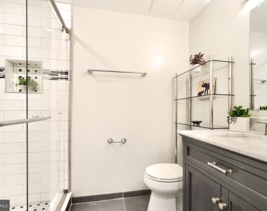 28 Allegheny Avenue - Photo Thumbnail 8
