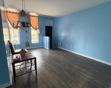 539 Gold Street - Photo Thumbnail 2