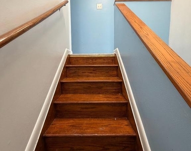 539 Gold Street - Photo Thumbnail 9