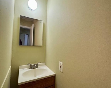 1503 Eutaw Place - Photo Thumbnail 5