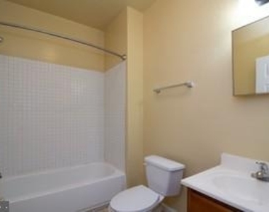 1512 W Mount Royal Avenue - Photo Thumbnail 5