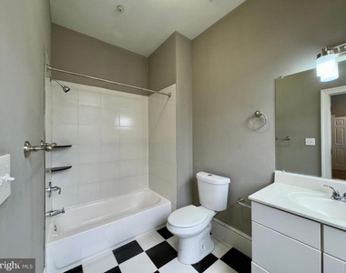 7 W Mulberry Street - Photo Thumbnail 18